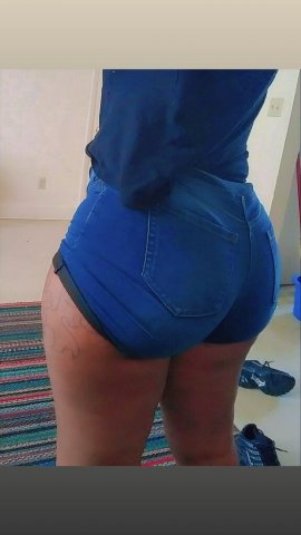Chesapeake, VA Female Escort — CarPlay & Apple Pay only - 1