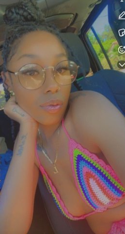 Tucson AZ Fun-Sized Queen Female Escort — Full Service & Incalls - 1