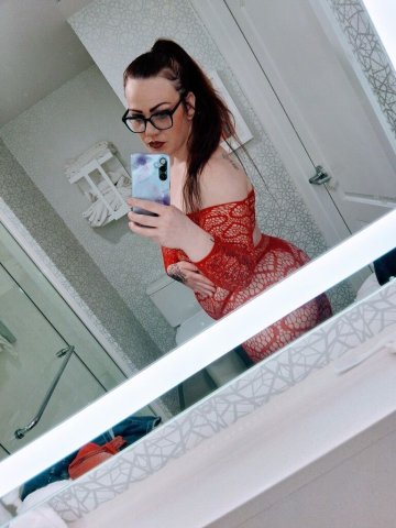 Stockton CA Thick Redhead Escort — Incall, Outcall & Car Dates Today - 1