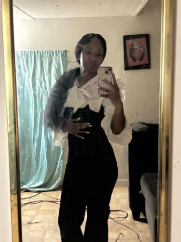 Houma, Louisiana Soft Voice Female Escort — Flirty Public, Trouble Private - 1