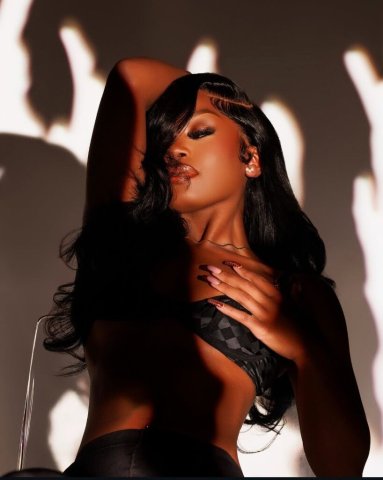 Cierra — Petite 5'2 Companion (VA/DC) for Intimate Sessions - 1