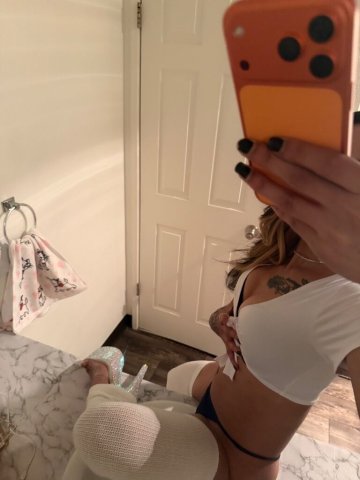 Petite queen ✨ sweet treat — content & facetime 24/7 - 1
