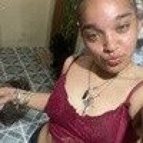 Flirty, Fun Dates with a 27-Year-Old Woman in Killeen - 1