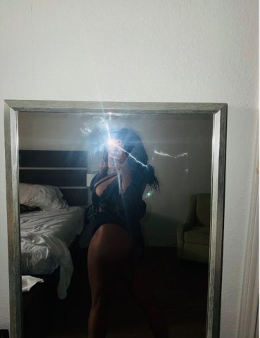 Chanell — Kinky Playmate (No Bare, 100% Real Photos) — OnlyFans Verification - 1