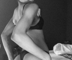 Chicago escorts - Chicago Petite Female Escort — iPhone FaceTime Verification