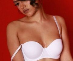 Petite Persian Escort Tiffany (Las Vegas) — Outcall, Facetime & Massage - Image 5