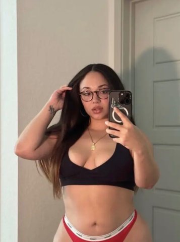 Bozeman Female Escort — Non-Rushed, Discreet Service - 1