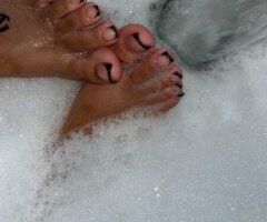 Atlanta escorts - Atlanta Female Escort — pretty feet, soft skin, creamy curves