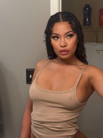 Sacramento Female Escort — Outcall & Incall Car Dates + VIP Service - 1
