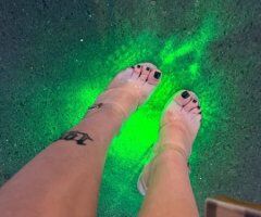Colorado Springs escorts - Royal in Colorado Springs — Blonde with Ocean Blue Eyes (Feet & Curvy Play)