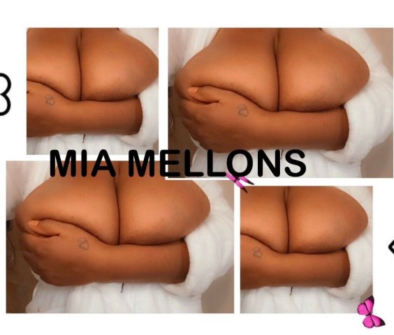 Honolulu Mommy Dom Female Escort — Massive Tits & BDSM (Webcam) - 1