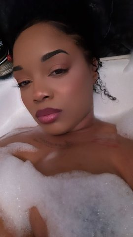 Curvy mixt babe — Facetime/Snapchat verification (Grand Rapids) - 1