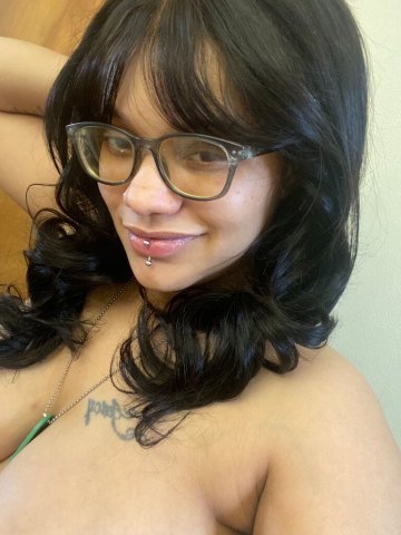 Fredericksburg Female Escort — Late-Night Conversations - 1