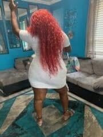 Miami FL Curvy & Fluffy Female Escort — Natural Look - 1