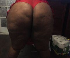 Miami FL Curvy & Fluffy Female Escort — Natural Look - Image 4