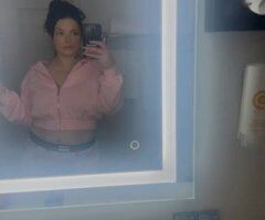 Chicago escorts - Dark-haired Italian girl — female escort in Chicago
