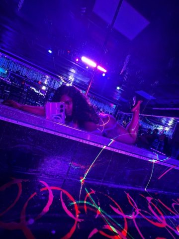 Tulsa OK Upscale Female Escort — Outcalls for Overnights, Extended Dates & BDSM - 1
