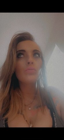 Flint Female Escort — IN CALLS & OUTCALLS, no AA - 1