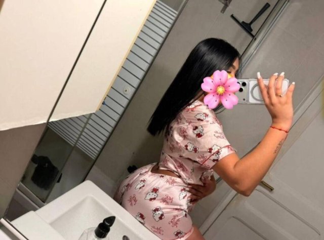 Latina en Fort Collins, CO disponible para masajes, bailes eróticos y citas discretas - 1