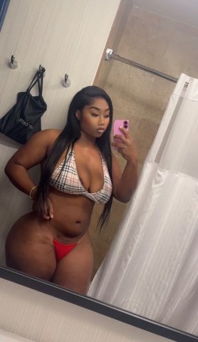 Leah at Bakersfield CA — Mature Gentleman Time, Discreet & Independent - 1