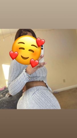 Omaha Female Escort — In-call & Out-call, soft-tit curvy vibe - 1