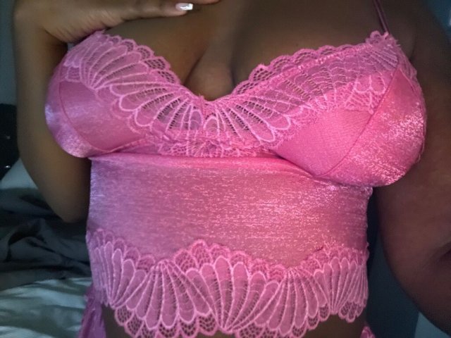 Philadelphia PA Incalls Only Female Escort — QV Specials Until 4:30PM - 1