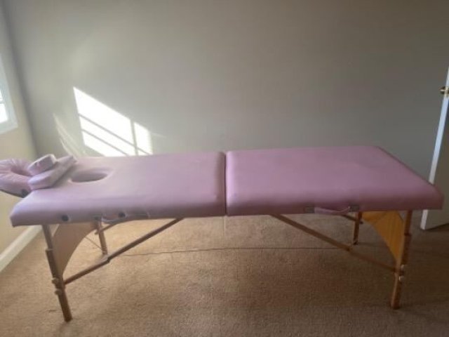 Discreet Greek escort in Allentown — super wet 3 juicy holes, massages included - 1