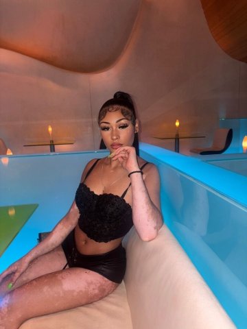 2Tone Treat  Female Escort in Washington, D.C. — dinner, overnights & party/fetish play - 1