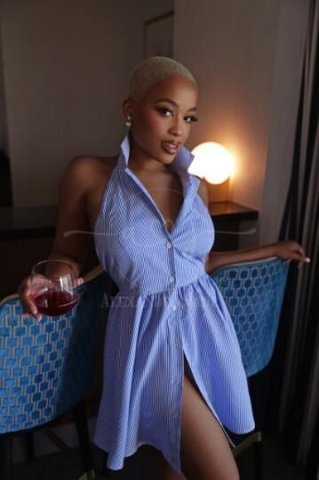Alexandra Jade — Petite Black Female Escort (Knoxville Touring) - 1