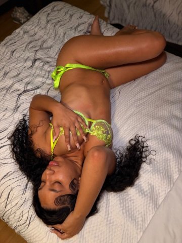 London (NEW IN TOWN) — North Jersey Female Escort, Throat Treatment - 1