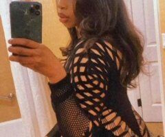 San Francisco escorts - San Francisco Female Escort — Brown Almond-Eyed Curves