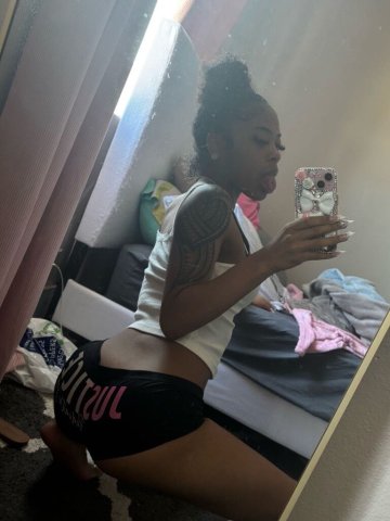 Inland Empire CA Female Escort — Soft Lips & Wet Pussy - 1