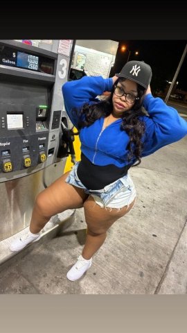 Milwaukee WI Thick Lightskin Female Escort — Incalls & Outcalls - 1