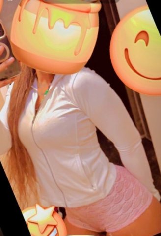 AMBER THE GREAT - 23 (Fresno) Female Escort — 5'5" 150 lbs - 1