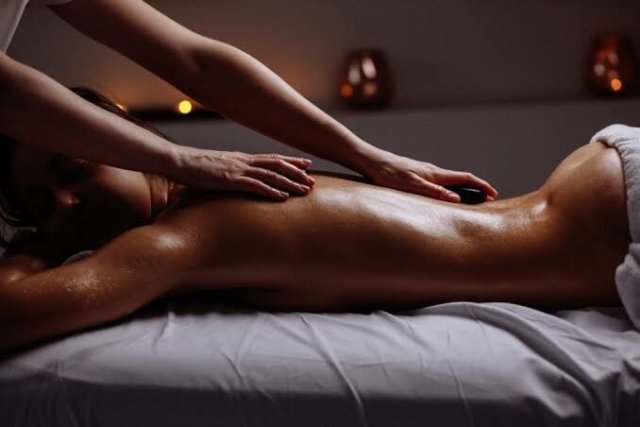 Luxury Massage in Kona, Big Island — Hot Stones & Premium Oils - 1