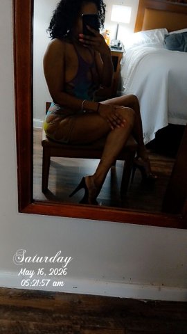 Hampton, Virginia Late-Night Female Escort — 1 Hour Specials - 1