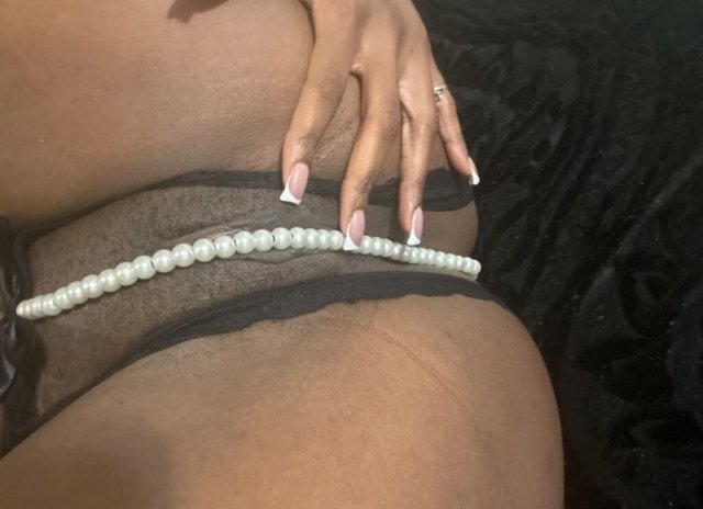 Northern Virginia Female Escort — BDSM & Roleplay, pegging & toy play - 1