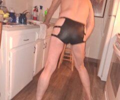 Submissive and obedient - Image 2