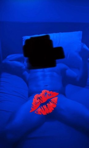 Young Nigga Slanging Phat Good Dick - 1