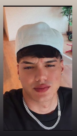 Cuban boy sexy available for fun. - 1