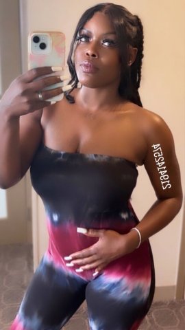 Empress Yess — Mature 40+ Curvy Female Escort (Hotel • GFE DATY) - 1
