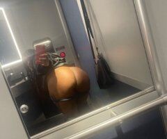 Detroit escorts - Detroit Fetish-Friendly Squirter — GFE & Couple-Friendly