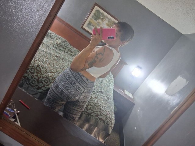 Cincinnati Female Escort — Overnight Outcalls, Video Verification - 1