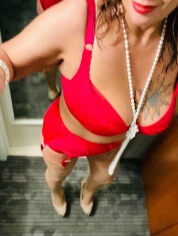 Boise Makeout Artist (Giselle Vega) — Latina MILF & 38G Fun - 1