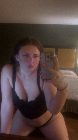 Bridgeport CT Female Escort — Incall, Outcall, & Cardate - 1