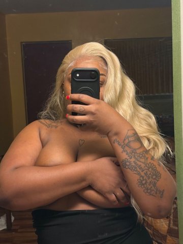 Detroit, MI Short & Thick Hostin — No Outcalls - 1