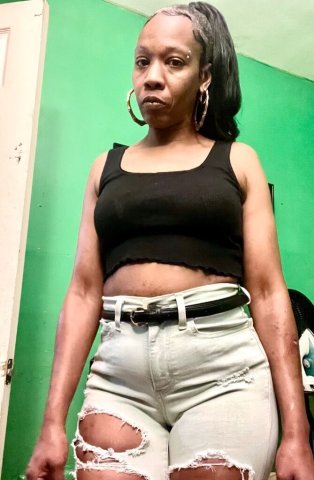 Ms Parker (46) — Buffalo NY Escort - 1