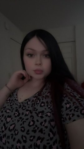 Selena (20) — petite, slim, big-booty escort in San Fernando Valley - 1