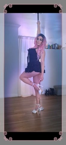 Palm Springs CA Alyx Ivy — kinky flirt, playful in public - 1