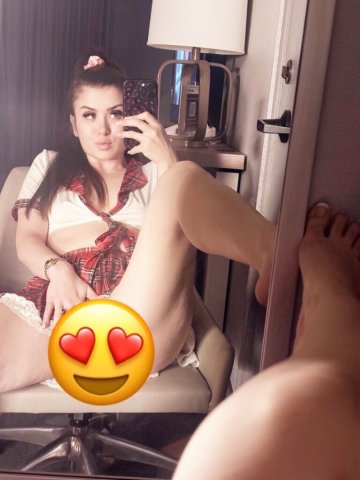 Brunette vixen Vera with luxury vibes in Olympia, WA - 1